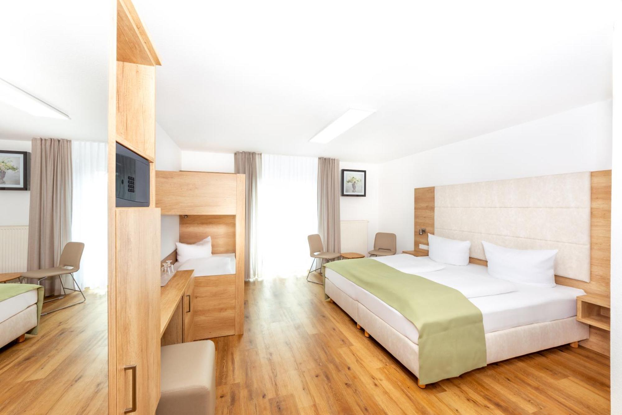 Hotel & Gaestehaus Im Ziegelweg Klimatisiert Eintrittskarten Fuer Den Europa-Park Erhalten Sie Garantiert Ueber Uns Rust Extérieur photo