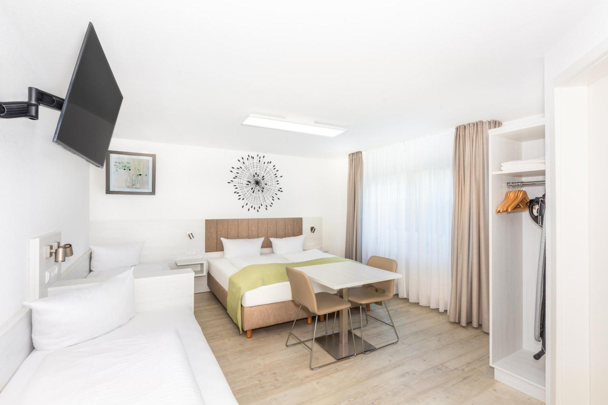 Hotel & Gaestehaus Im Ziegelweg Klimatisiert Eintrittskarten Fuer Den Europa-Park Erhalten Sie Garantiert Ueber Uns Rust Extérieur photo