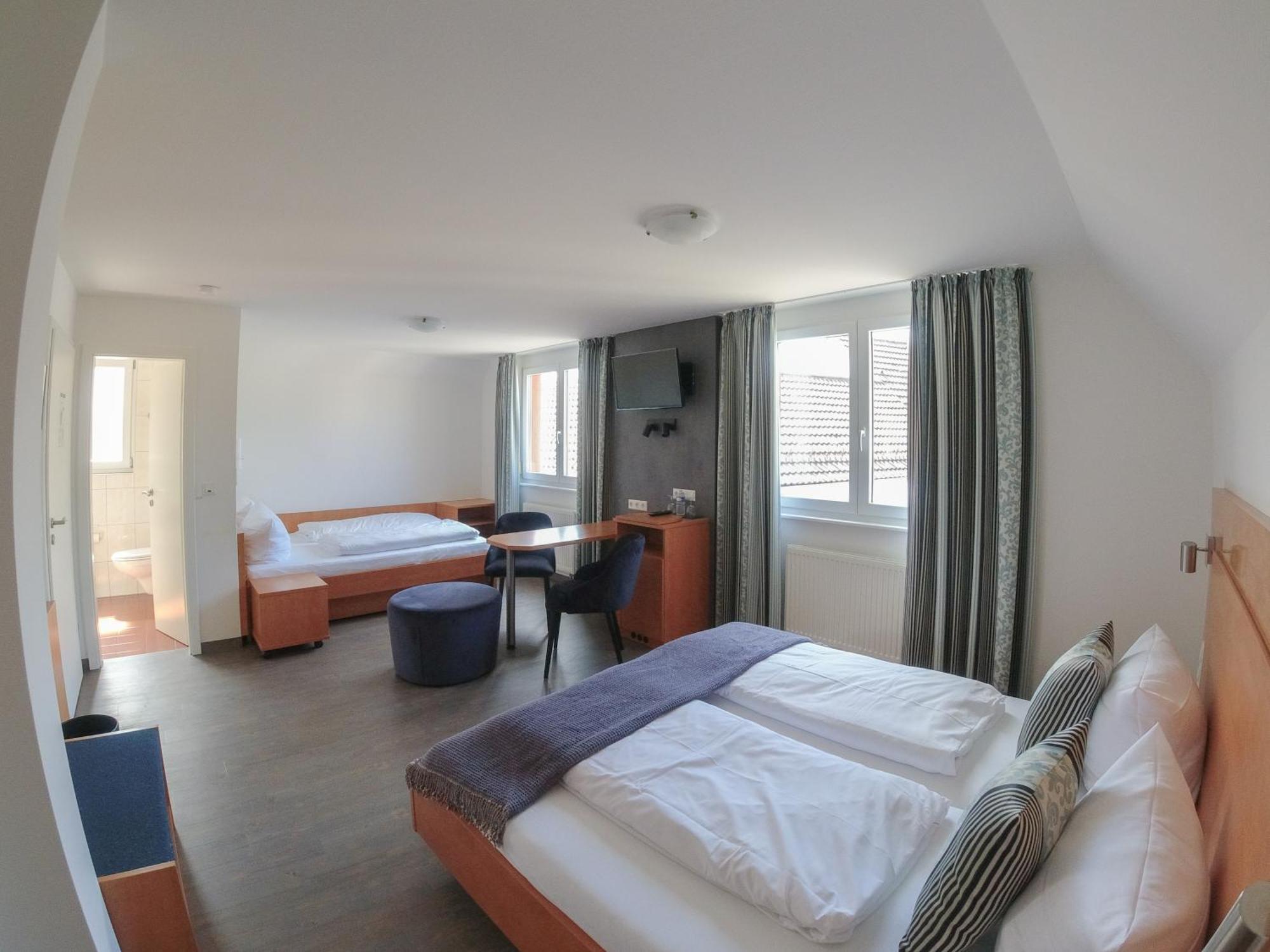 Hotel & Gaestehaus Im Ziegelweg Klimatisiert Eintrittskarten Fuer Den Europa-Park Erhalten Sie Garantiert Ueber Uns Rust Extérieur photo